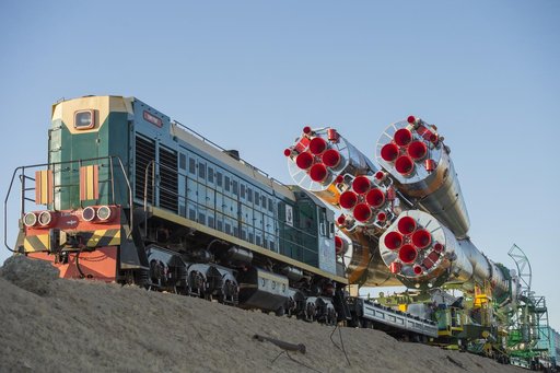 Expedition 37 Soyuz Rollout