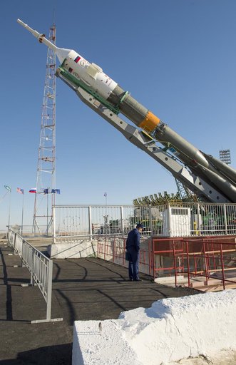 Expedition 37 Soyuz Rollout