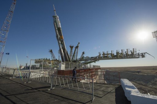 Expedition 37 Soyuz Rollout