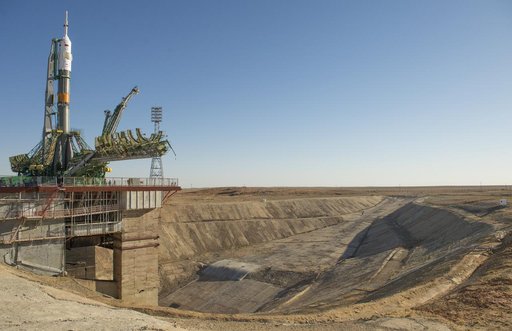 Expedition 37 Soyuz Rollout