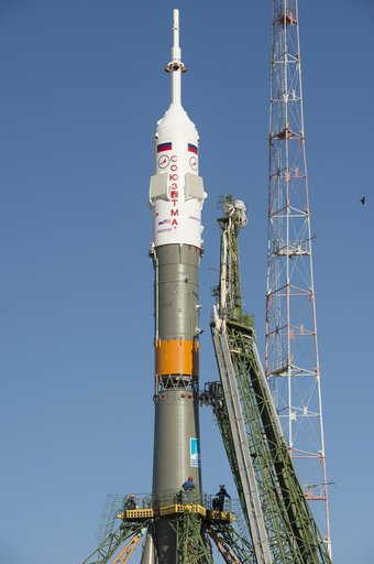 Expedition 37 Soyuz Rollout