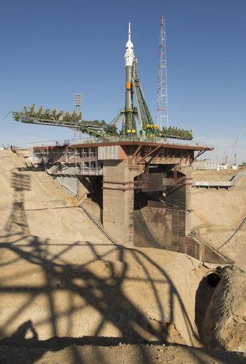 Expedition 37 Soyuz Rollout