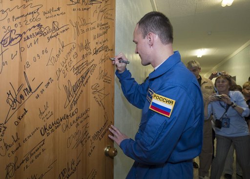 Expedition 37 Door Signing