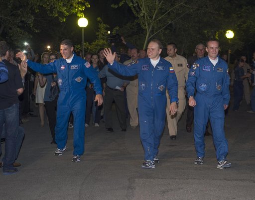 Expedition 37 Preflight