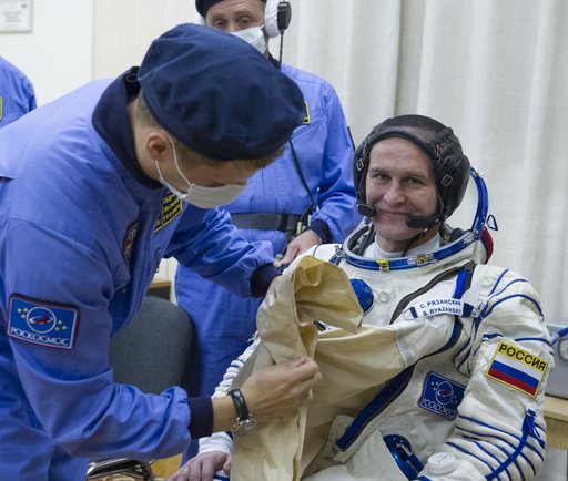 Expedition 37 Preflight