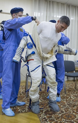 Expedition 37 Preflight