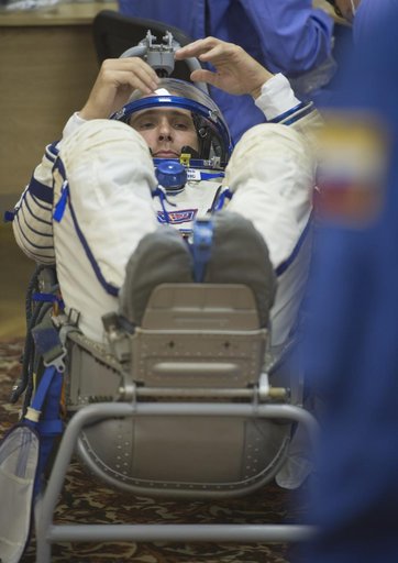 Expedition 37 Preflight