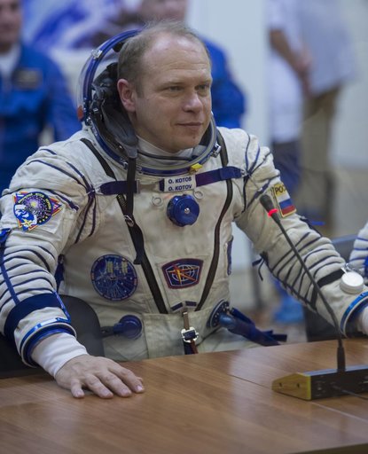 Expedition 37 Preflight