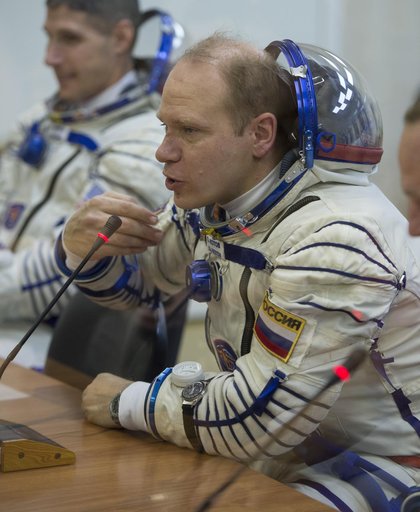 Expedition 37 Preflight