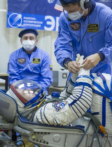 Expedition 37 Preflight