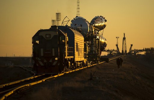 Expedition 38 Soyuz Rollout