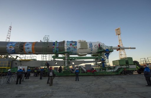 Expedition 38 Soyuz Rollout