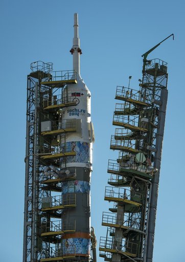 Expedition 38 Soyuz Rollout