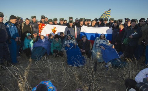 Expedition 37 Landing