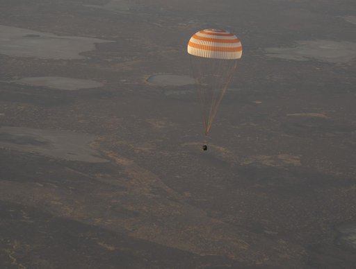 Expedition 37 Landing