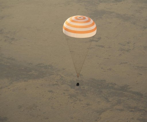 Expedition 37 Landing