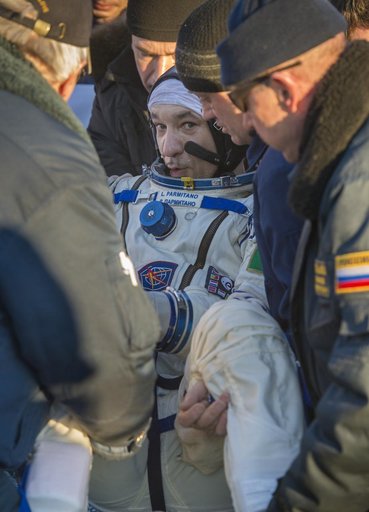 Expedition 37 Landing