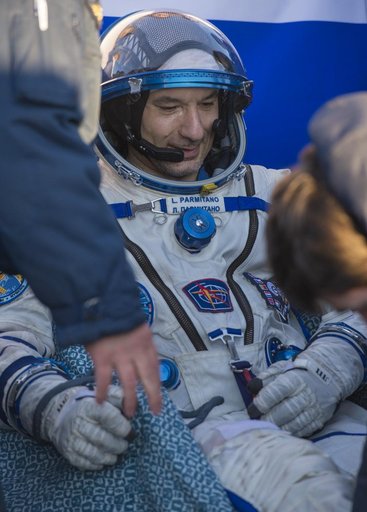 Expedition 37 Landing