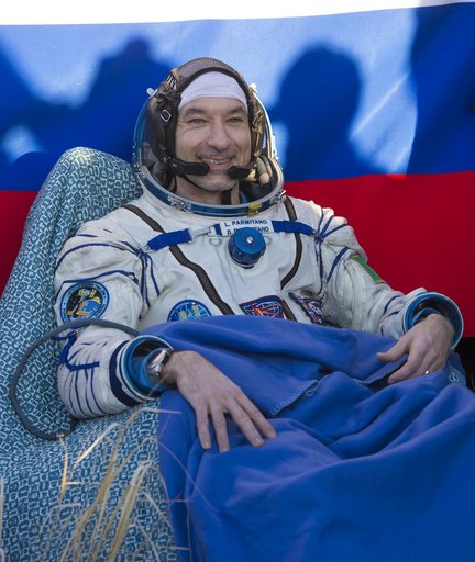Expedition 37 Landing