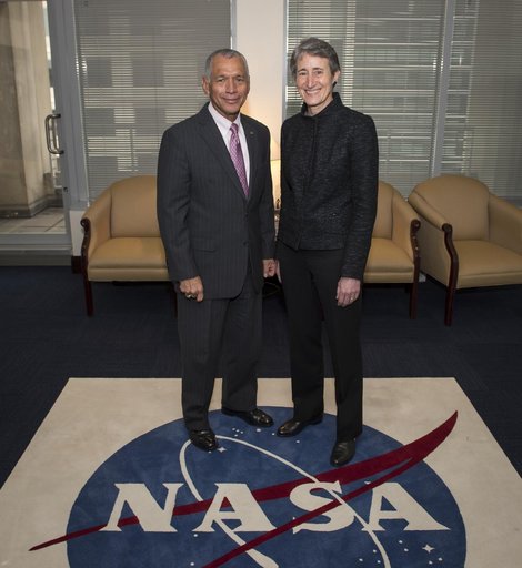 NASA Administrator Welcomes Secretary of the Interior