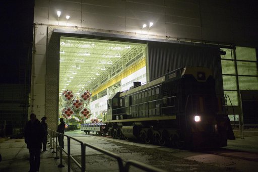 Expedition 39 Soyuz Rollout