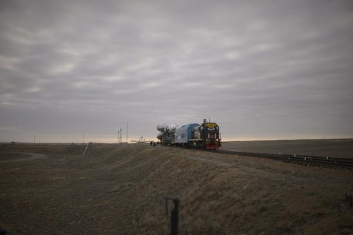 Expedition 39 Soyuz Rollout