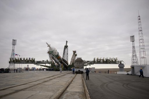 Expedition 39 Soyuz Rollout