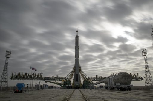 Expedition 39 Soyuz Rollout