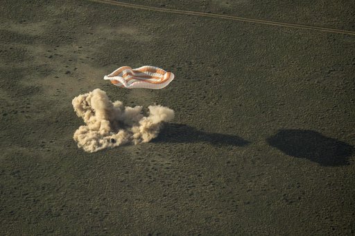 Expedition 39 Soyuz TMA-11M Landing