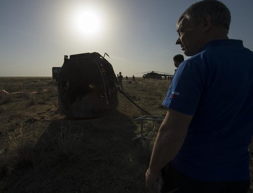 Expedition 39 Soyuz TMA-11M Landing