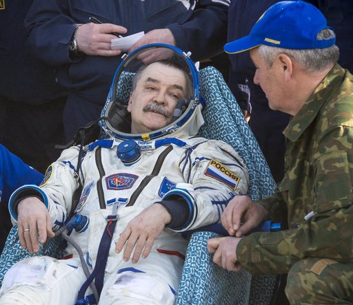 Expedition 39 Soyuz TMA-11M Landing