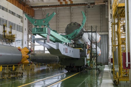Expedition 40 Preflight