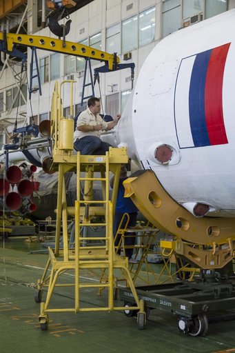 Expedition 40 Preflight