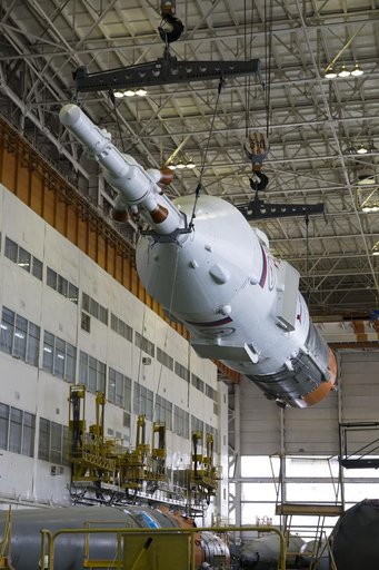 Expedition 40 Preflight
