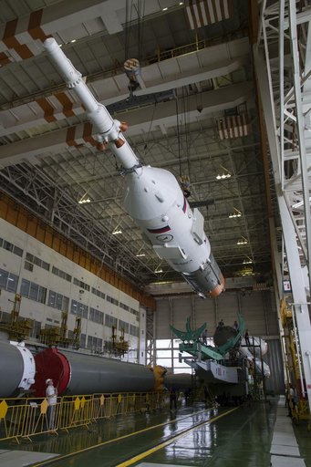Expedition 40 Preflight