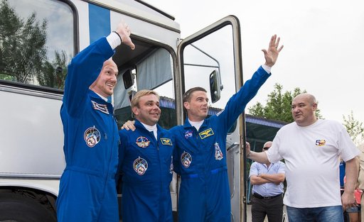 Expedition 40 Preflight