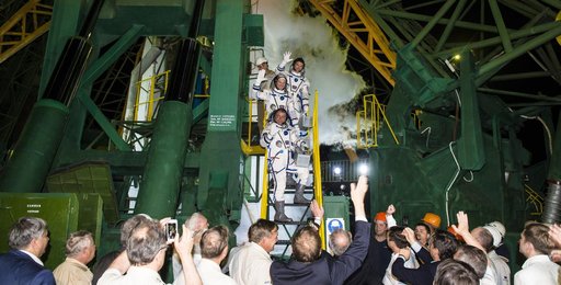 Expedition 40 Preflight