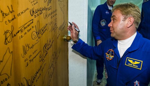 Expedition 40 Preflight