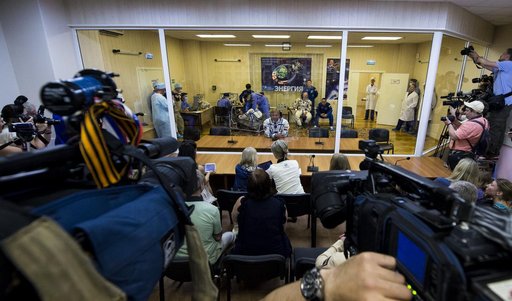 Expedition 40 Preflight