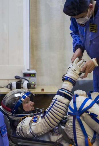 Expedition 40 Preflight