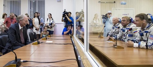 Expedition 40 Preflight