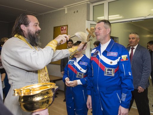 Expedition 41 Crew Blessing