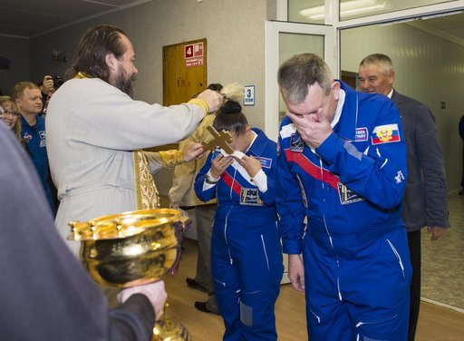 Expedition 41 Crew Blessing