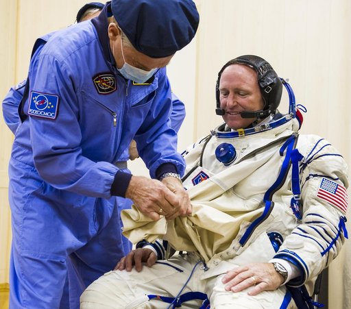 Expedition 41 Suit Up