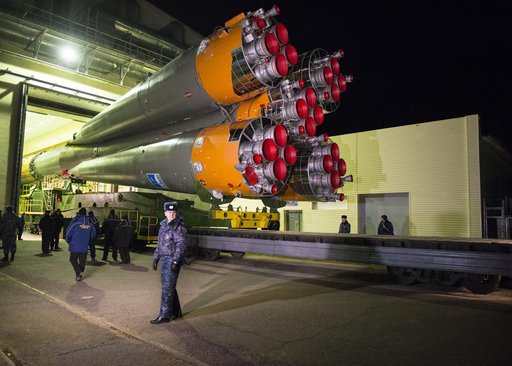 Expedition 42 Soyuz Rollout