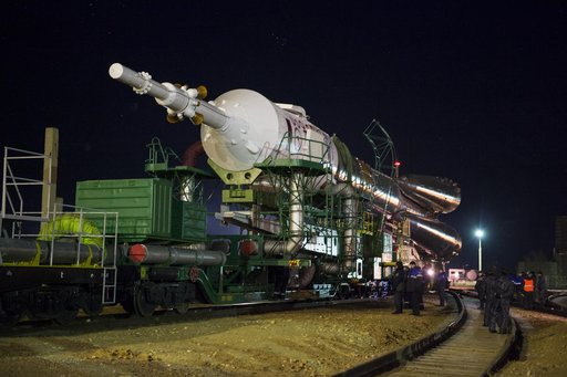 Expedition 42 Soyuz Rollout