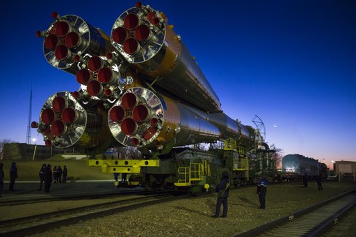 Expedition 42 Soyuz Rollout
