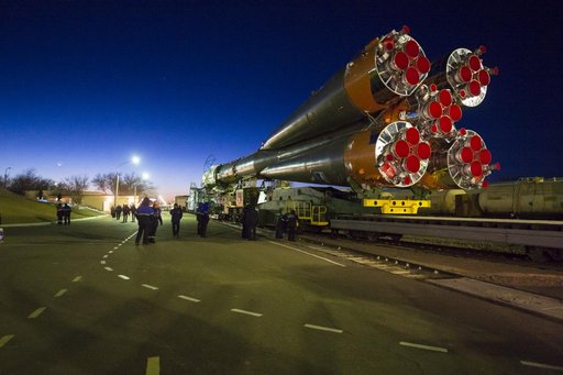 Expedition 42 Soyuz Rollout
