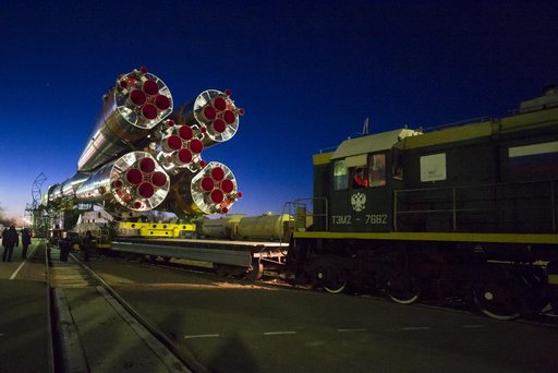Expedition 42 Soyuz Rollout