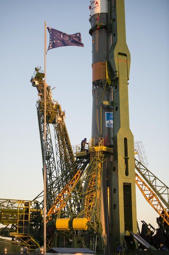 Expedition 42 Soyuz Rollout